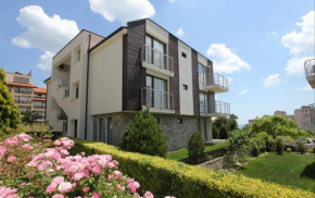 Seaside Garden 2 Bedroom Apartment For 4+1 Pax